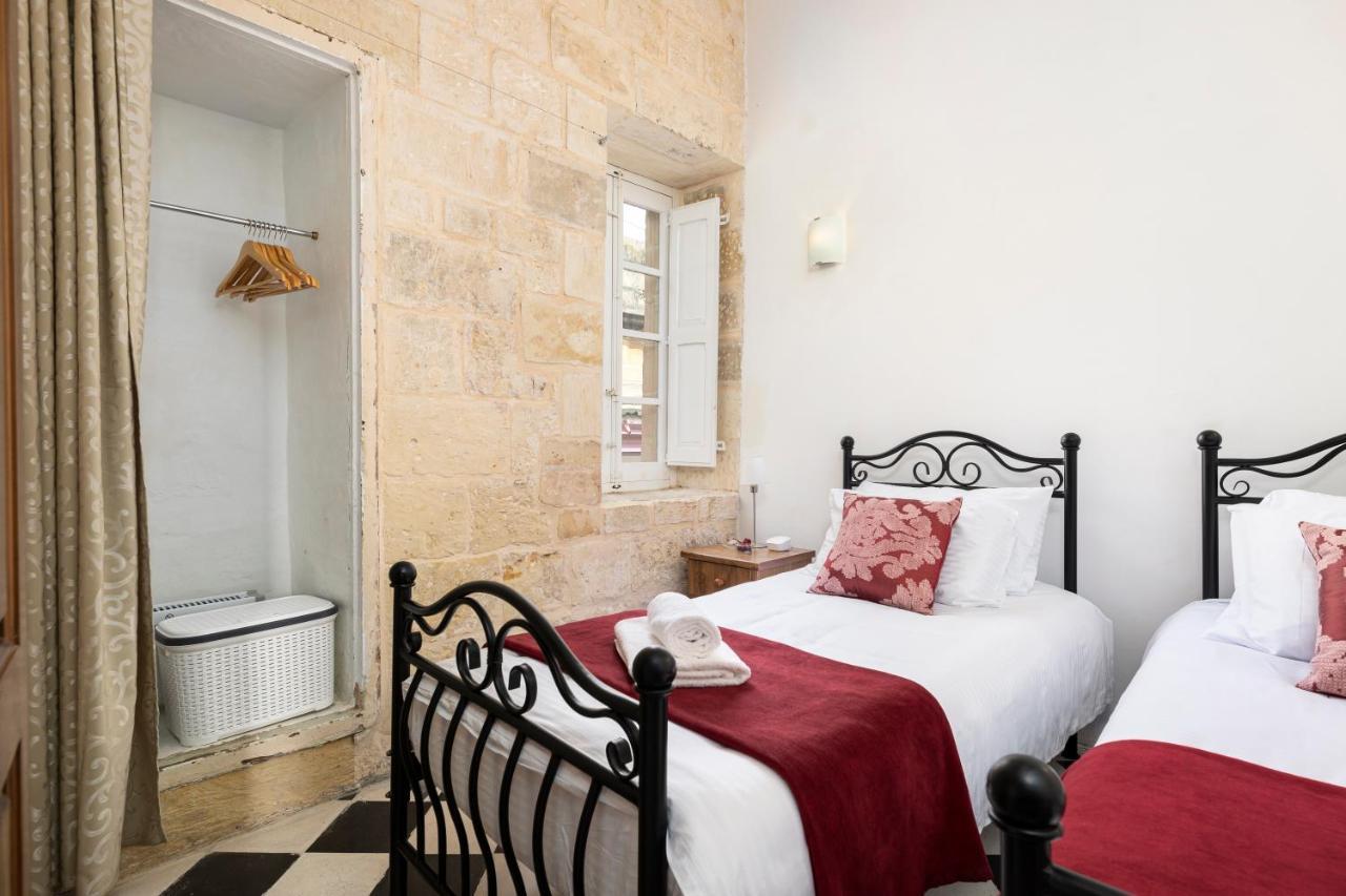 Traditional & Modern Maltese Townhouse - Rooftop Terrace And Sea Views, Close To Birgu Waterfront Hébergement de vacances *
