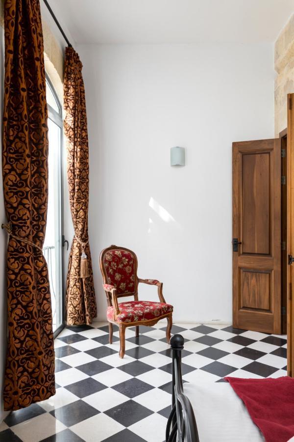 Traditional & Modern Maltese Townhouse - Rooftop Terrace And Sea Views, Close To Birgu Waterfront Hébergement de vacances Cospicua