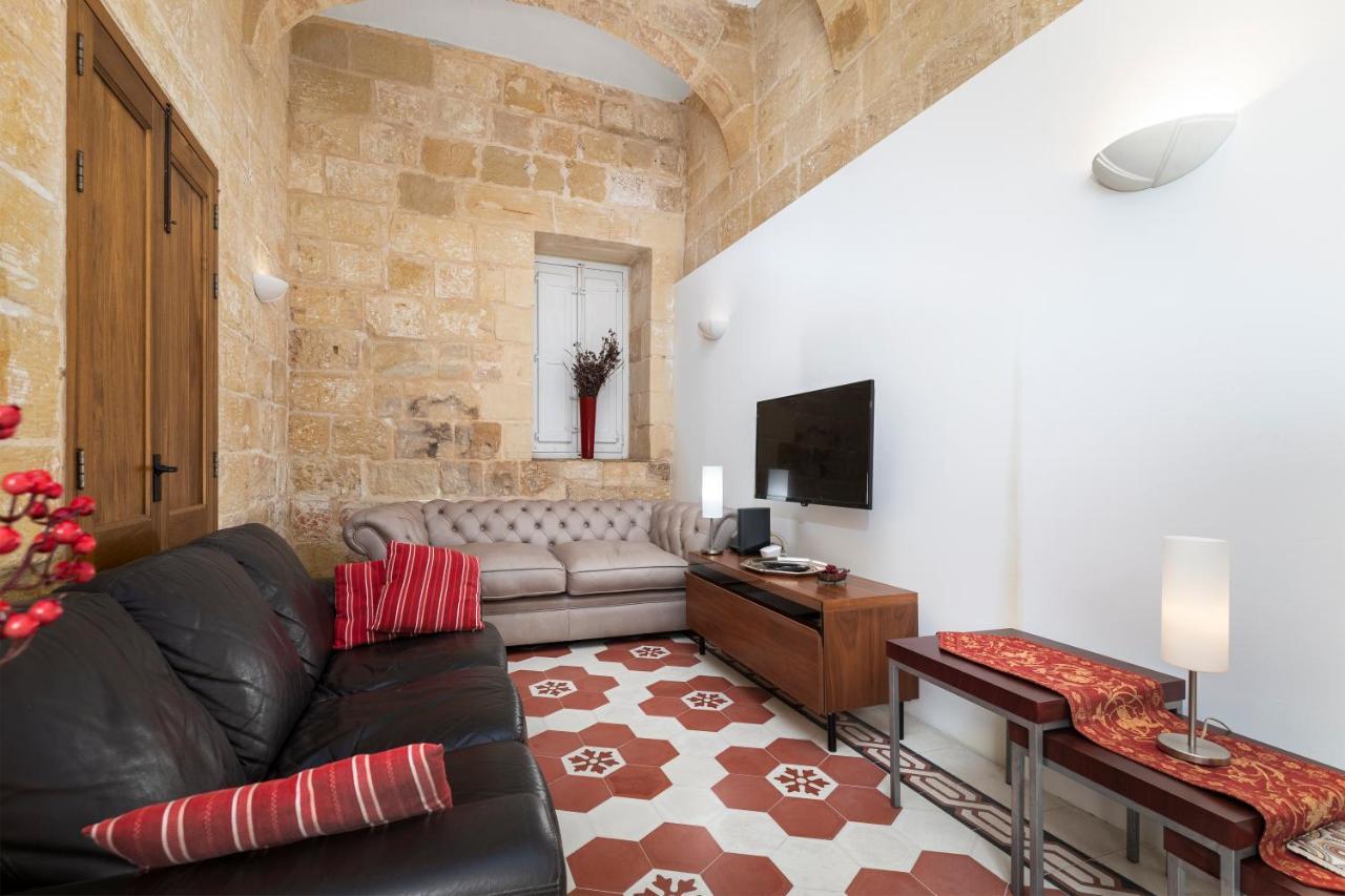 Traditional & Modern Maltese Townhouse - Rooftop Terrace And Sea Views, Close To Birgu Waterfront