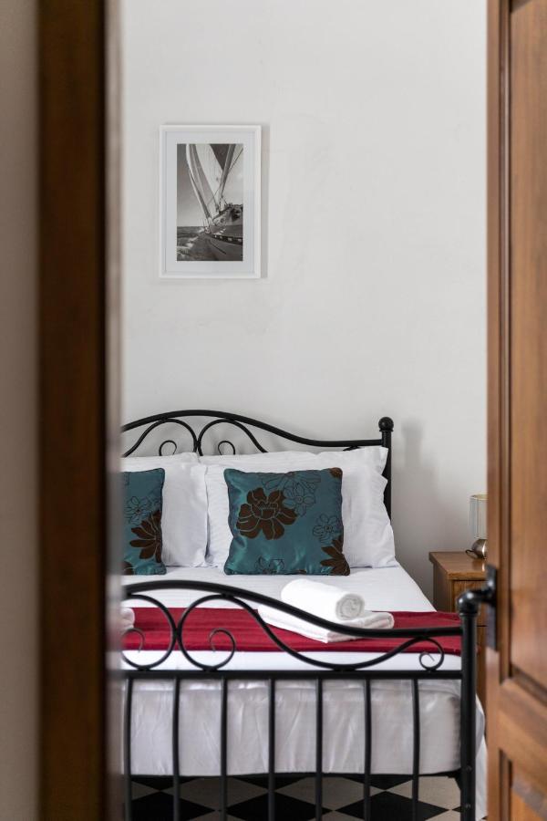 Hébergement de vacances Traditional & Modern Maltese Townhouse - Rooftop Terrace And Sea Views, Close To Birgu Waterfront