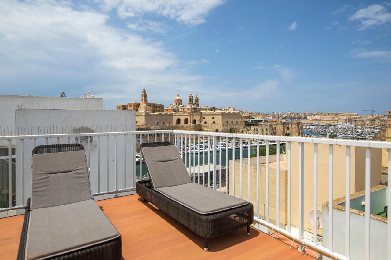 Дом отдыха Traditional & Modern Maltese Townhouse - Rooftop Terrace And Sea Views, Close To Birgu Waterfront *